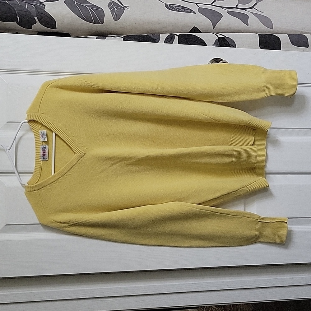 Vintage Piccadilly Yellow 100% Australian Lambswool Sweater